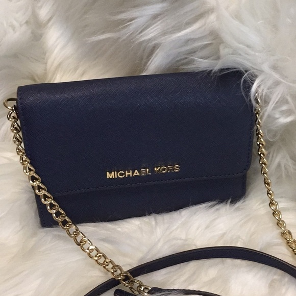 Michael Kors Jet Set Travel Phone Crossbody Bag - Picture 3 of 15